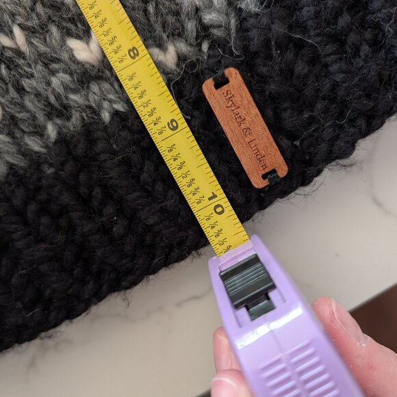 Oversized Handmade Warm Winter Hat - Picture 5 of 5